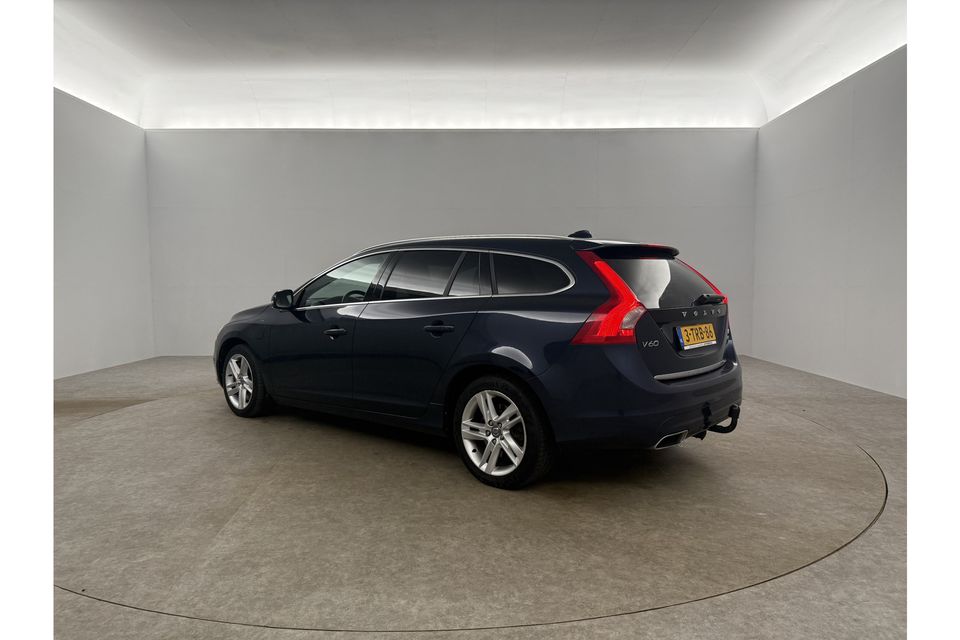 Volvo V60 2.4 D6 AWD Plug-In Hybrid Summum 215PK Trekhaak LED Clima Cruise Navi Memory-Seats Stoelverwarming 17''LMV