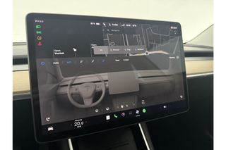 Tesla Model 3 RWD Plus 60 kWh 238PK Elektrisch 360Camera Autopilot LED Cruise Clima Navi Stoelverwarming Pano-View Memory Seats Leder PDC 18"LMV