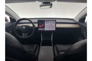 Tesla Model 3 RWD Plus 60 kWh 238PK Elektrisch 360Camera Autopilot LED Cruise Clima Navi Stoelverwarming Pano-View Memory Seats Leder PDC 18"LMV