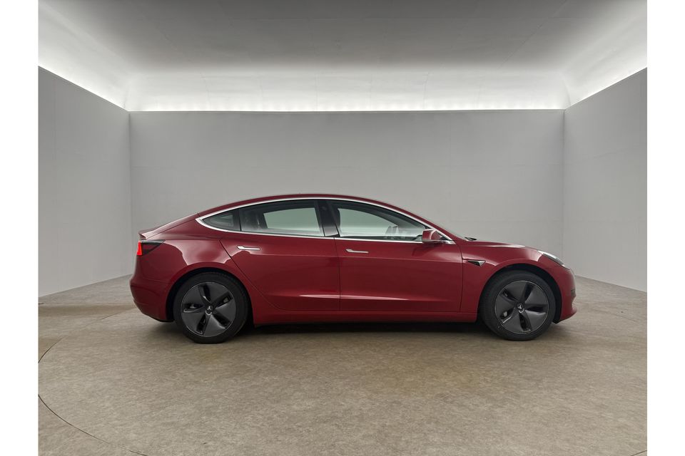 Tesla Model 3 RWD Plus 60 kWh 238PK Elektrisch 360Camera Autopilot LED Cruise Clima Navi Stoelverwarming Pano-View Memory Seats Leder PDC 18"LMV