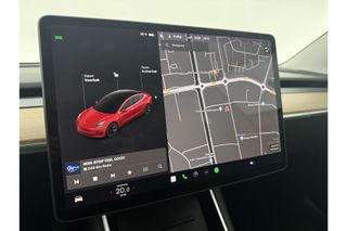 Tesla Model 3 RWD Plus 60 kWh 238PK Elektrisch 360Camera Autopilot LED Cruise Clima Navi Stoelverwarming Pano-View Memory Seats Leder PDC 18"LMV