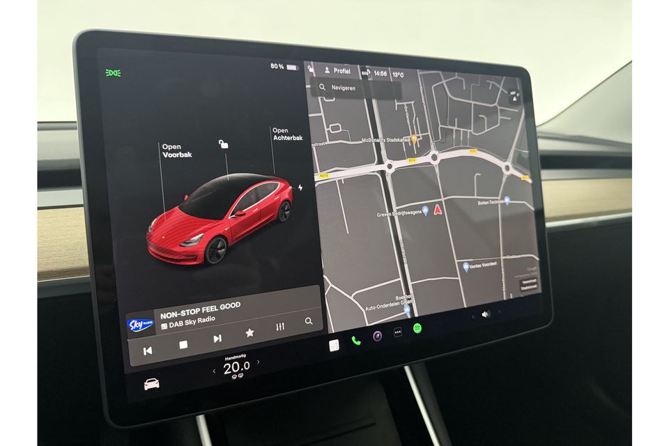 Tesla Model 3 RWD Plus 60 kWh 238PK Elektrisch 360Camera Autopilot LED Cruise Clima Navi Stoelverwarming Pano-View Memory Seats Leder PDC 18"LMV