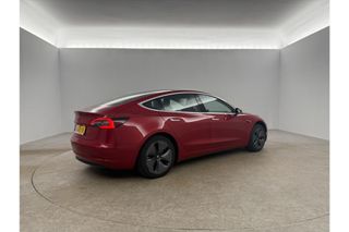 Tesla Model 3 RWD Plus 60 kWh 238PK Elektrisch 360Camera Autopilot LED Cruise Clima Navi Stoelverwarming Pano-View Memory Seats Leder PDC 18"LMV