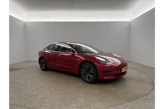 Tesla Model 3 RWD Plus 60 kWh 238PK Elektrisch 360Camera Autopilot LED Cruise Clima Navi Stoelverwarming Pano-View Memory Seats Leder PDC 18"LMV