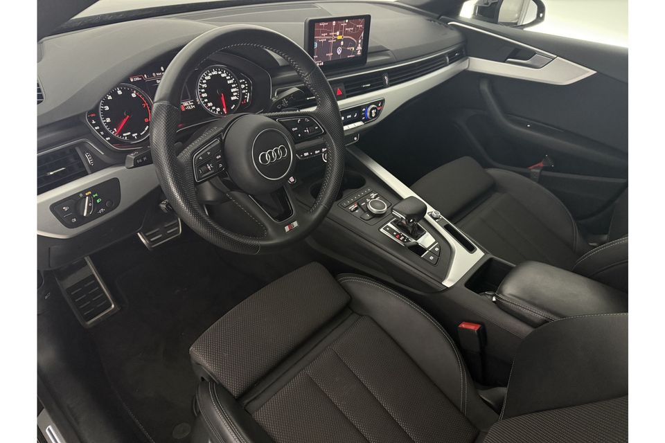 Audi A5 40 TFSI 190PK S-line Automaat Clima Cruise LED Navi PDC Stoelverwarming 18"LMV