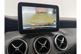 Mercedes-Benz CLA-Klasse 180 AMG Automaat Airco Cruise Camera LED Navi Parkeersensoren Stoelverwarming 18"LMV