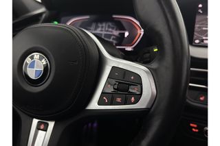 BMW 1-serie 118i M Sport Pano Sfeerverl. LED Camera Virtual Clima Cruise Navi Stoelverwarming DAB+ 18''LMV PDC