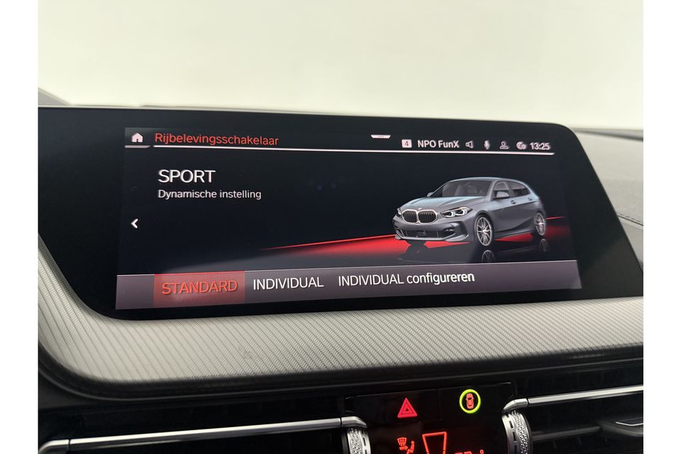 BMW 1-serie 118i M Sport Pano Sfeerverl. LED Camera Virtual Clima Cruise Navi Stoelverwarming DAB+ 18''LMV PDC