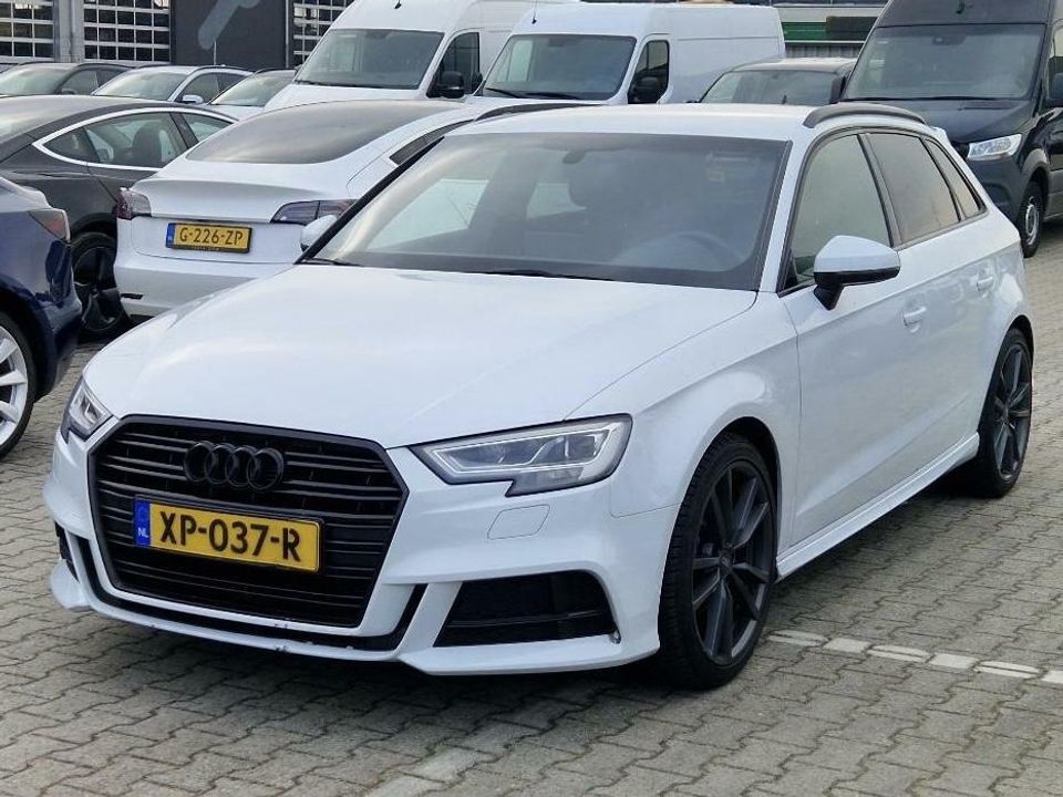 Audi A3 Sportback 30 TFSI 3x S-Line Black Edition Navi NAP