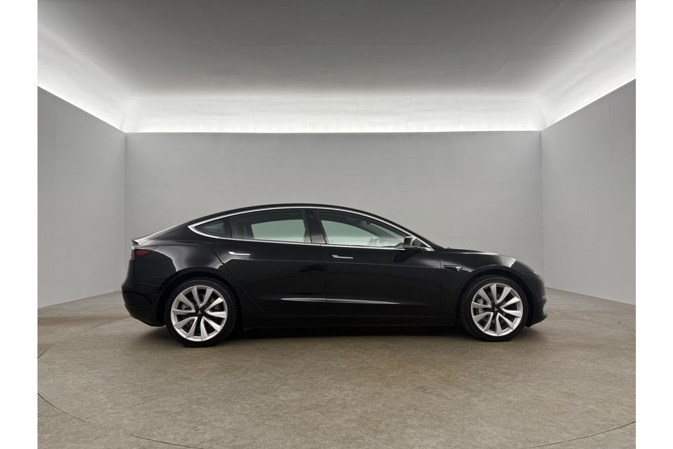 Tesla Model 3 Long Range AWD 75 kWh 351PK Autopilot 360Camera LED Cruise Clima Navi Stoelverwarming Pano-View Memory-Seats PDC 19"LMV