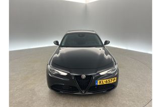 Alfa Romeo Giulia 2.2 Eco Business Super 180PK LED Camera Cruise Clima Navi Leder DAB+ 19"LMV