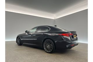 Alfa Romeo Giulia 2.2 Eco Business Super 180PK LED Camera Cruise Clima Navi Leder DAB+ 19"LMV