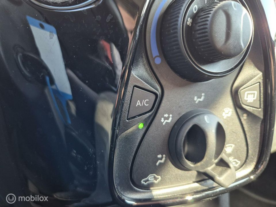 Peugeot 108 1.0 e-VTi Style, Carplay, Navi, LED, Airco, NAP!