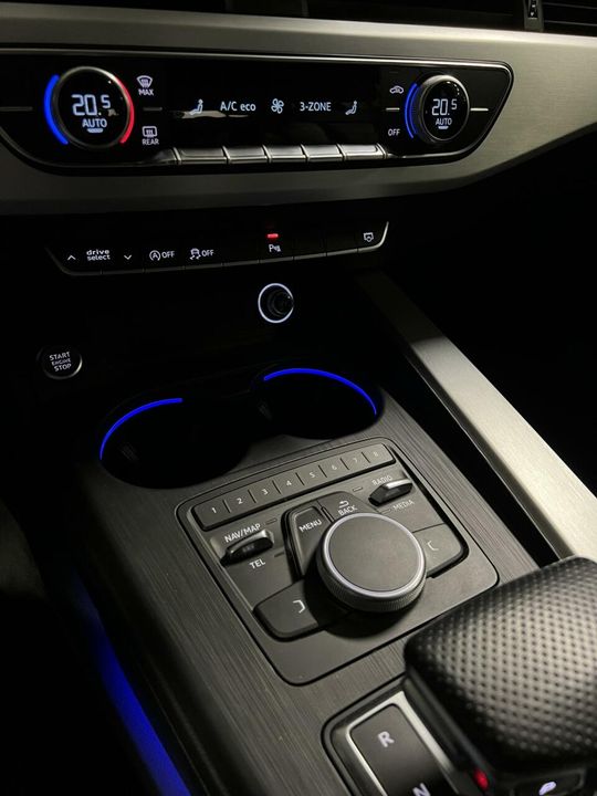 Audi A4 Avant 40 TFSI S-line Clima Navi Trekhaak Sfeer NAP