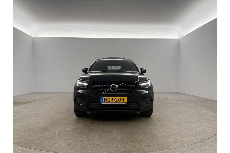 Volvo XC40 1.5 T5 Recharge Inscription Hybride 262PK Camera LED Carplay Trekhaak Pano 19"LMV Navi Virtual Stoel/Stuurverwarming DAB+ PDC