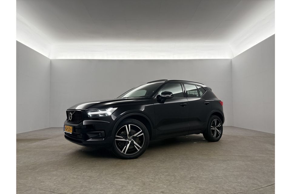 Volvo XC40 1.5 T5 Recharge Inscription Hybride 262PK Camera LED Carplay Trekhaak Pano 19"LMV Navi Virtual Stoel/Stuurverwarming DAB+ PDC