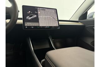 Tesla Model 3 Long Range AWD 75 kWh 351PK Autopilot 360Camera LED Cruise Clima Navi Stoelverwarming Pano View Leder Memory-Seats PDC 19"LMV