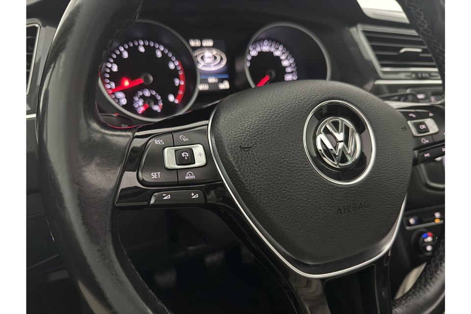 Volkswagen Tiguan 1.4 TSI Adaptive Cruise Pano Camera Carplay Clima LED Navi DAB+ 17"LMV Parkeersensoren