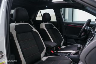 Volkswagen T-Roc 1.5 TSI Sport | Panorama | Virtual cockpit | Adaptive cruise | Trekhaak | NL auto | Lease mogelijk |