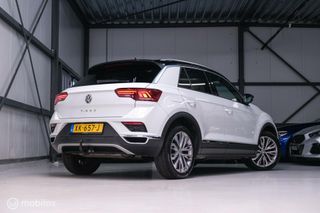 Volkswagen T-Roc 1.5 TSI Sport | Panorama | Virtual cockpit | Adaptive cruise | Trekhaak | NL auto | Lease mogelijk |