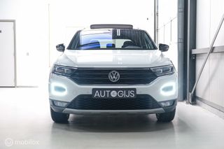 Volkswagen T-Roc 1.5 TSI Sport | Panorama | Virtual cockpit | Adaptive cruise | Trekhaak | NL auto | Lease mogelijk |