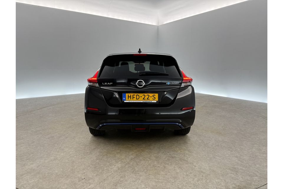 Nissan Leaf N-Connecta 40 kWh | Elektrisch | 150PK 360Camera Carplay Cruise Clima LED Navi | Stoel/Stuurverwarming | PDC DAB+ 17"LMV