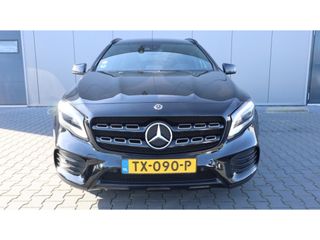 Mercedes-Benz GLA 180 Bus. Sol. AMG | Camera | Led | Media | Key less | Clima