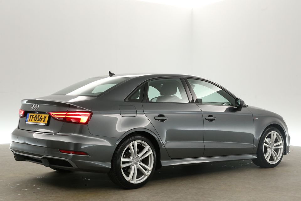 Audi A3 Limousine 30 TFSI S-line Automaat Clima Cruise LED Parkeersensoren Navigatie 18"LMV