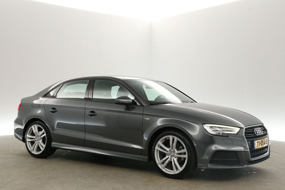 Audi A3 Limousine 30 TFSI S-line Automaat Clima Cruise LED Parkeersensoren Navigatie 18"LMV