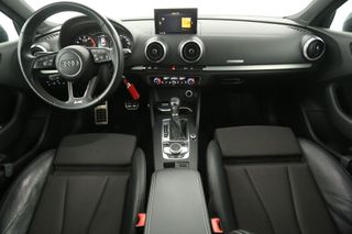 Audi A3 Limousine 30 TFSI S-line Automaat Clima Cruise LED Parkeersensoren Navigatie 18"LMV