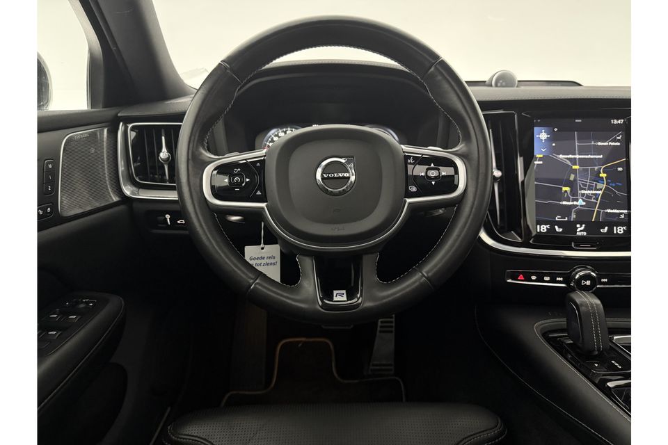 Volvo V60 2.0 T8 Twin Engine 355PK AWD R-Design LED | Pano | Bowers & Wilkins Audio | 360 camera | Trekhaak Head up Display Carplay Cruise Navi Virtual 19"LMV Memory Seats Leder PDC