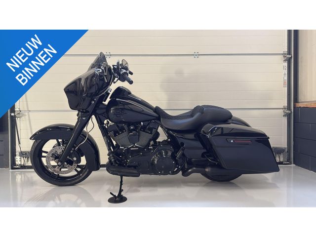 Harley Davidson 103 FLHX Street Glide CVO Blackout Streetglide