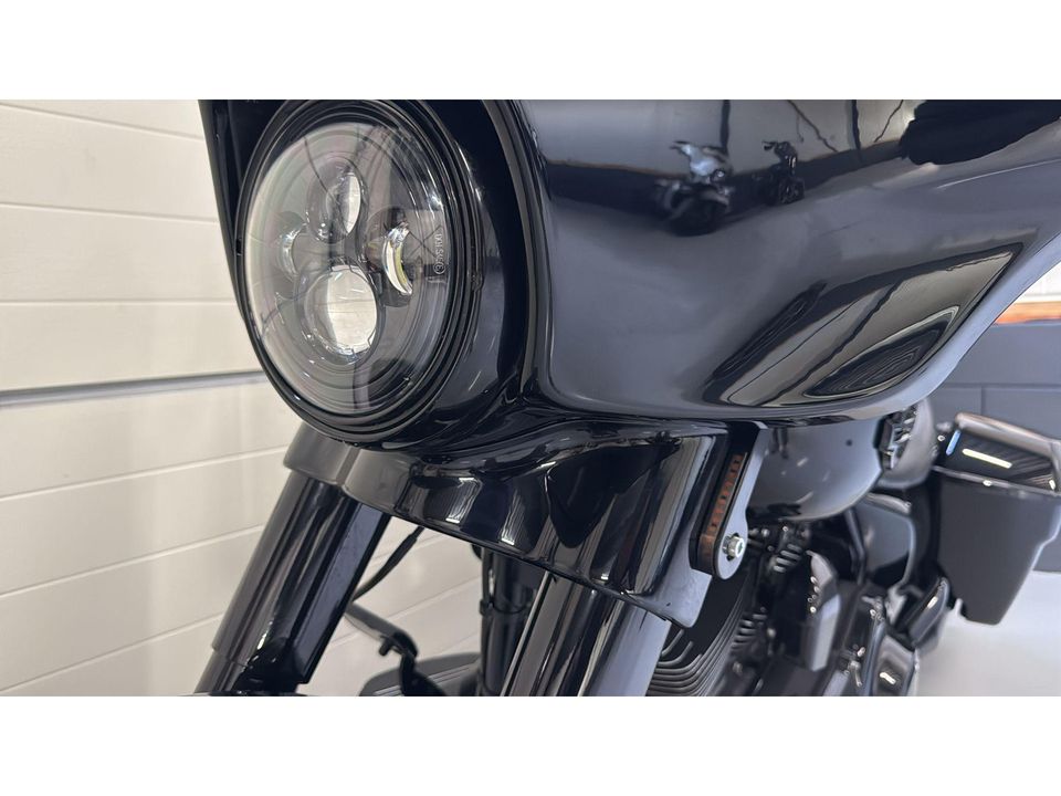 Harley Davidson 103 FLHXS Street Glide Special CVO Blackout Streetglide