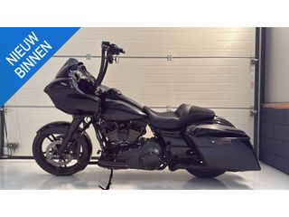 Harley Davidson 103 FLTRXS Road Glide CVO Blackout Roadglide