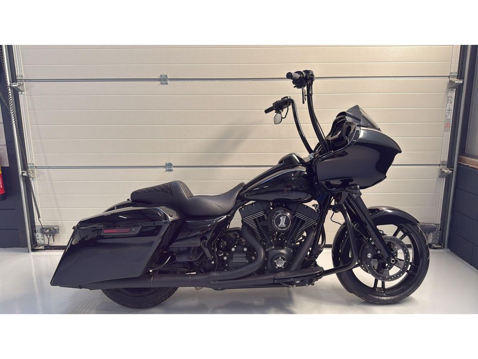 Harley Davidson 103 FLTRXS Road Glide CVO Blackout Roadglide