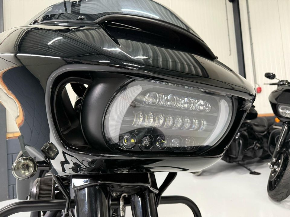 Harley Davidson 103 FLTRXS Road Glide CVO Blackout Roadglide