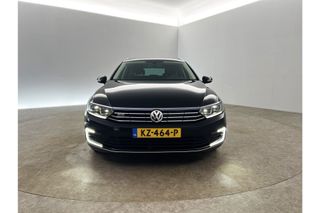 Volkswagen Passat 1.4 TSI GTE 231PK Hybride DSG Carplay LED Camera Cruise Clima Navigatie 17"LMV