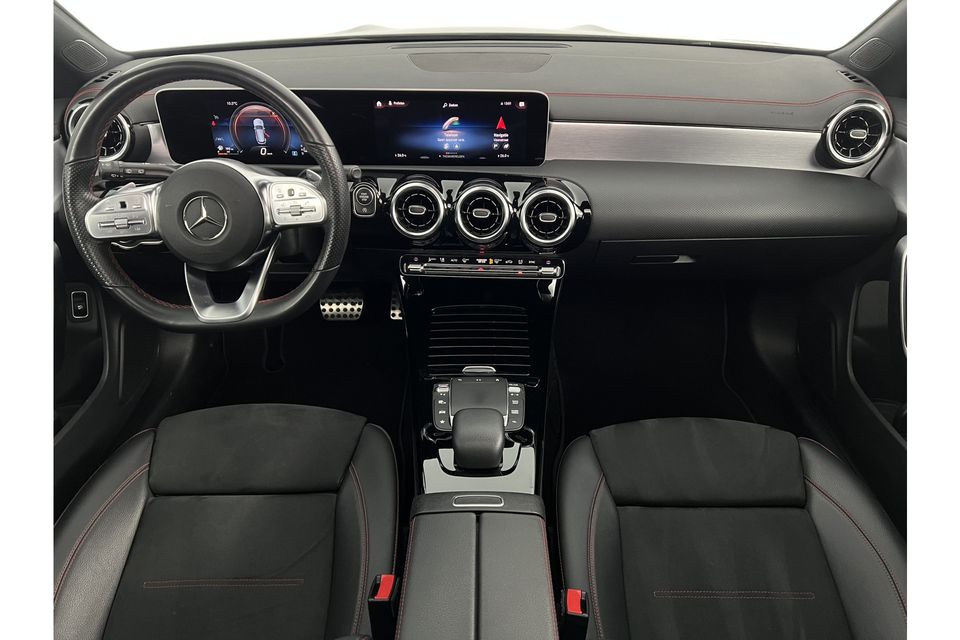 Mercedes-Benz CLA-Klasse 180 AMG Pano LED Virtual Camera Cruise Clima Navigatie 18"LMV