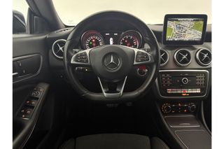 Mercedes-Benz CLA-Klasse 180 AMG Camera LED Navi Airco Cruise PDC 18"LMV Stoelverw.