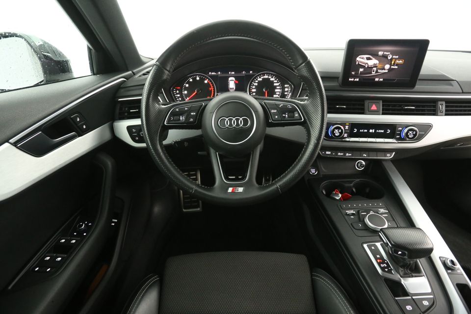 Audi A4 1.4 TFSI S-line 150PK Trekhaak LED Cruise Clima Navigatie 18"LMV