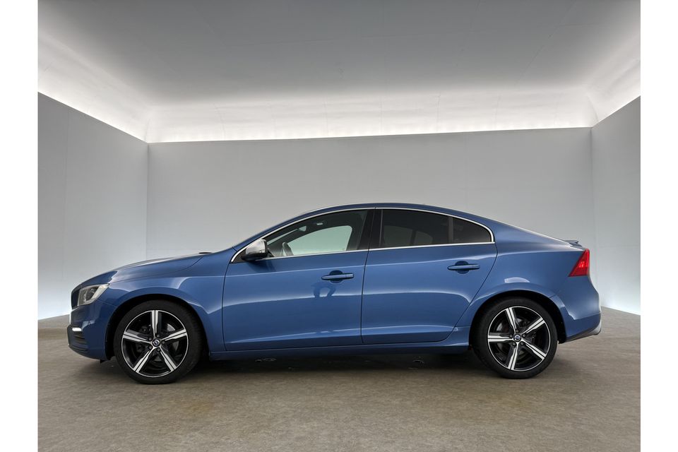 Volvo S60 1.5 T3 Nordic+ R-Design 153PK Automaat Clima LED Cruise Navi Stoelverwarming PDC 18''LMV