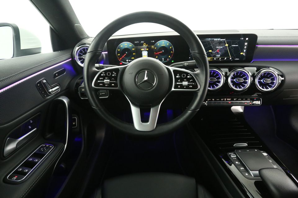 Mercedes-Benz CLA-Klasse 180 AMG Pano Sfeer Camera Carplay Virtual LED Trekhaak Cruise Navi Clima PDC Memory-Seat 18"LMV