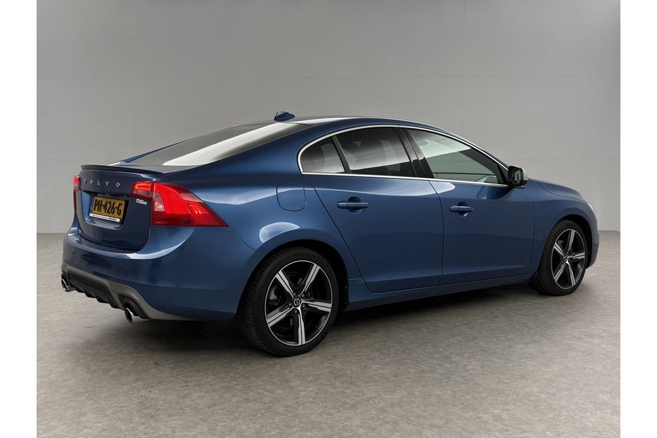 Volvo S60 1.5 T3 Nordic+ R-Design 153PK Automaat Clima LED Cruise Navi Stoelverwarming PDC 18''LMV