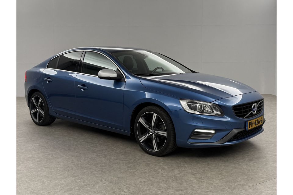 Volvo S60 1.5 T3 Nordic+ R-Design 153PK Automaat Clima LED Cruise Navi Stoelverwarming PDC 18''LMV